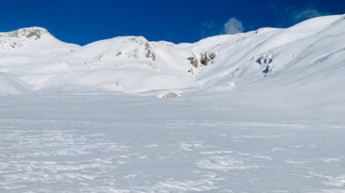 Darmowe zdjęcie z galerii z duże opady śniegu, góry, krajobraz