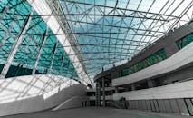 现代建筑空间采用高玻璃天花板和钢结构