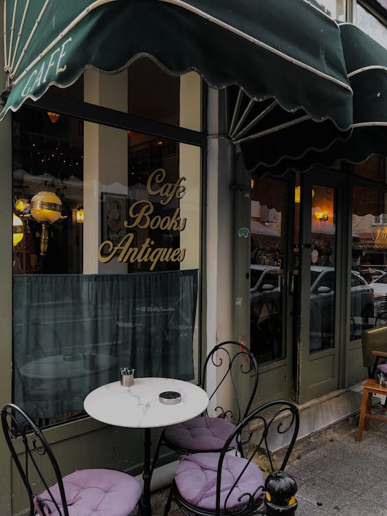 A Sidewalk Cafe · Free Stock Photo