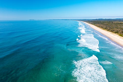 Foto d'estoc gratuïta de bell paisatge, Costa, foto des d'un dron