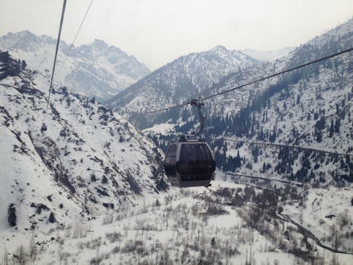 Бесплатное стоковое фото с вагон канатной дороги, горнолыжный курорт, горы