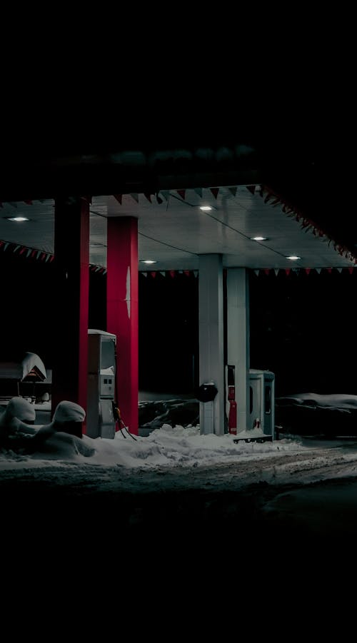 Fotobanka s bezplatnými fotkami na tému čerpacia stanica, chladný, noc