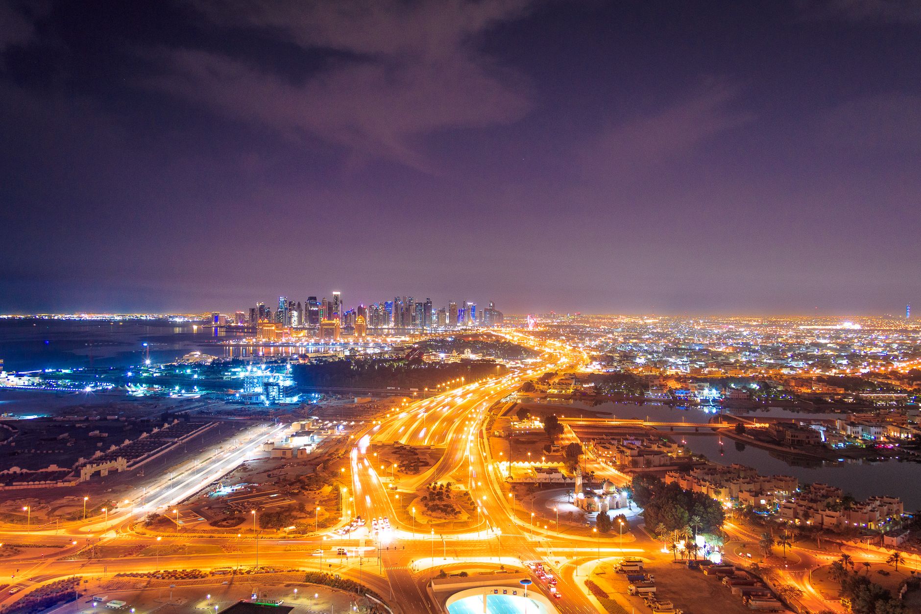من البحرين إلى دبي: كيف يعيد الخليج تشكيل هياكله الاقتصادية والضريبية