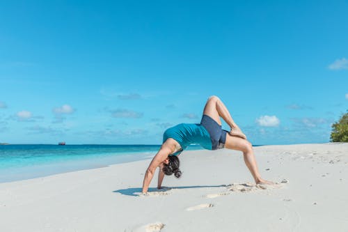 Photos gratuites de entraînement, faire de l'exercice, femme