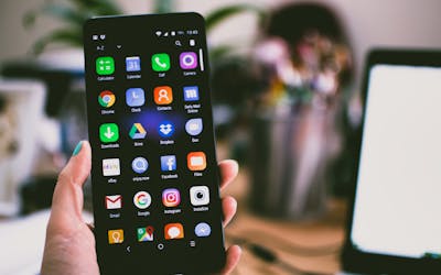 Mobile App Development: Native vs Cross-Platform