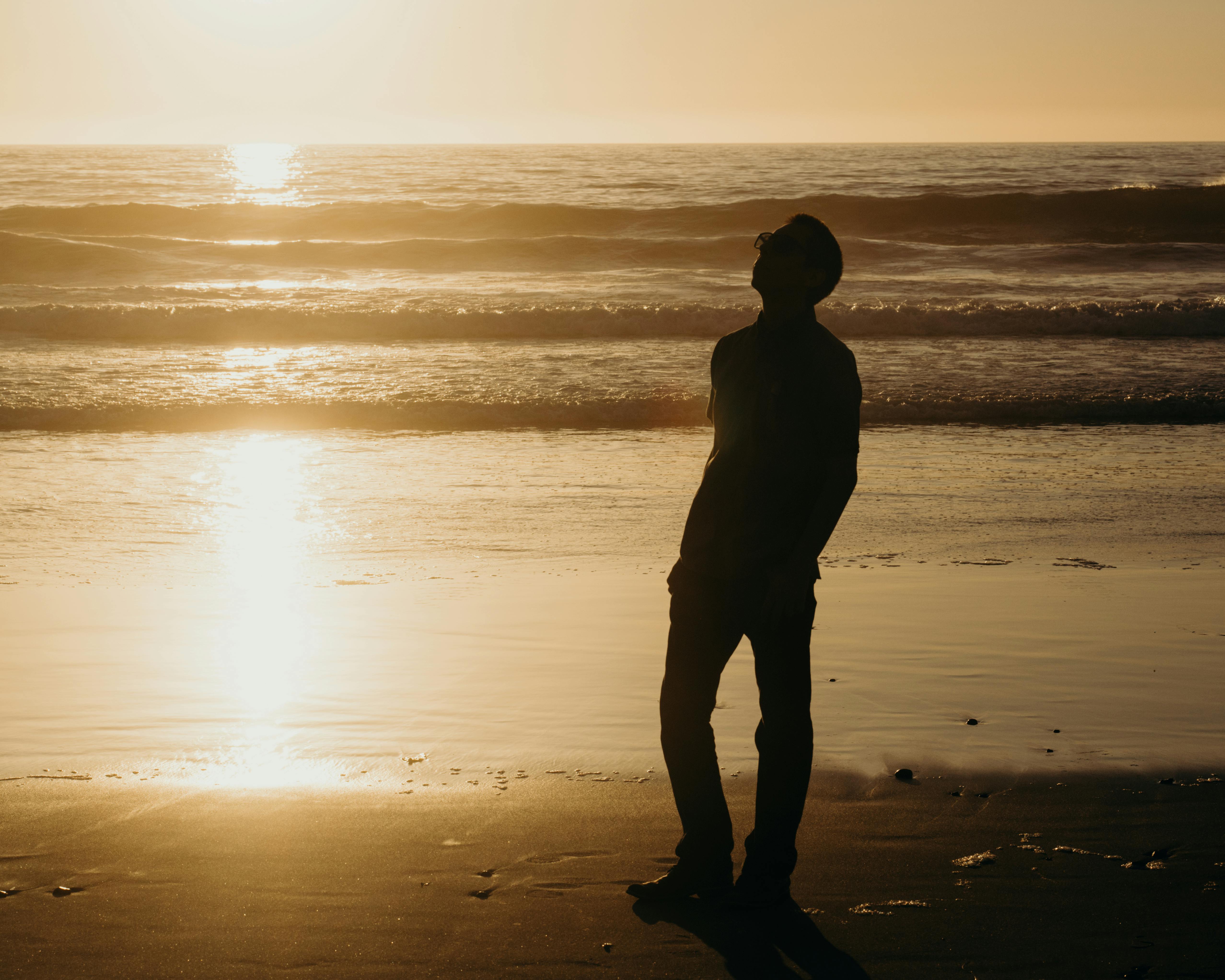 Six Women Standing Beside Seashore · Free Stock Photo