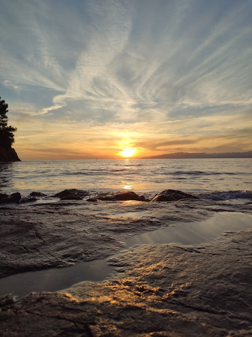 Kostenloses Stock Foto zu dämmerung, meer, seelandschaft