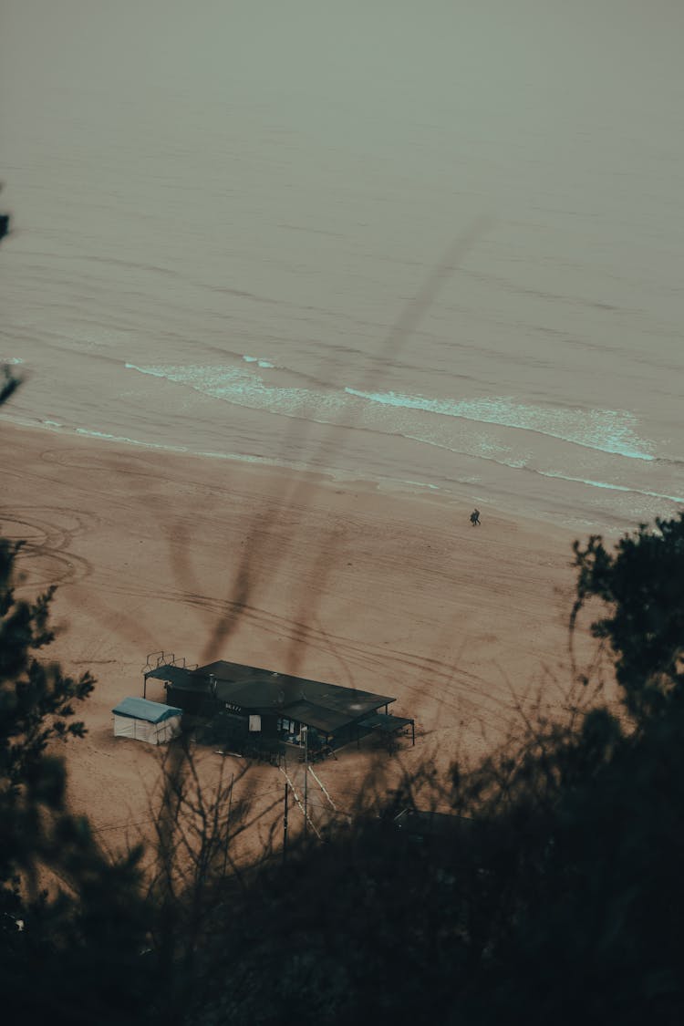 House On A Beach By The Sea 