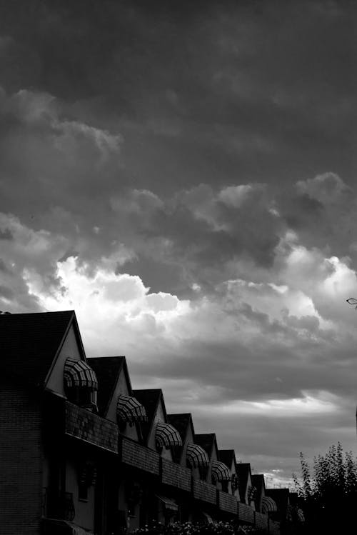 Gratis Fotos de stock gratuitas de blanco y negro, nubes, pozuelo de alarcón Foto de stock