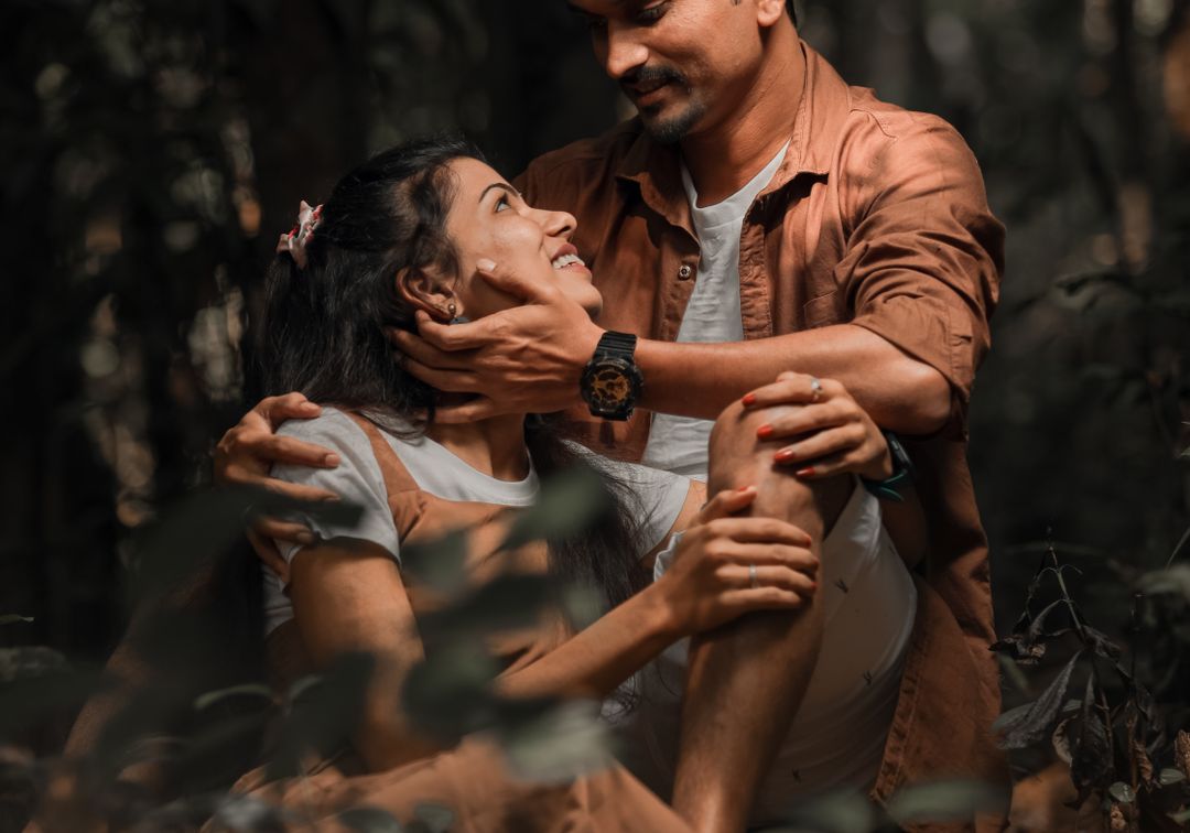 Online dating: starting a conversation on a niche platform