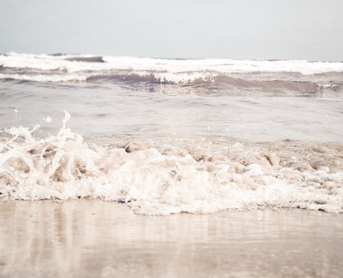 Kostenloses Stock Foto zu absturz, küste, meer