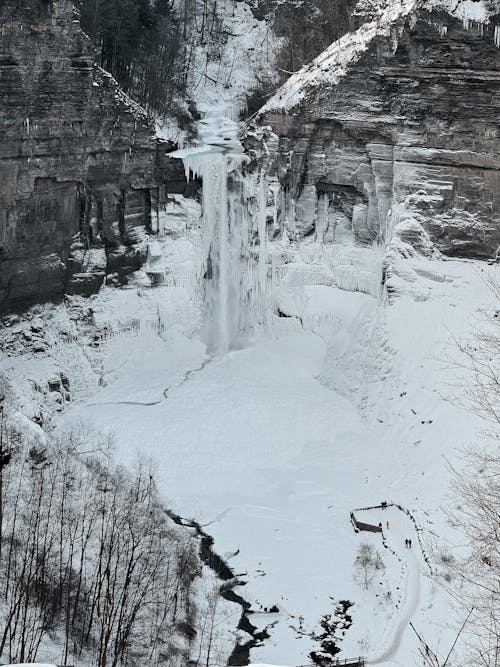 Foto profissional grátis de cachoeira, congelado, formação rochosa