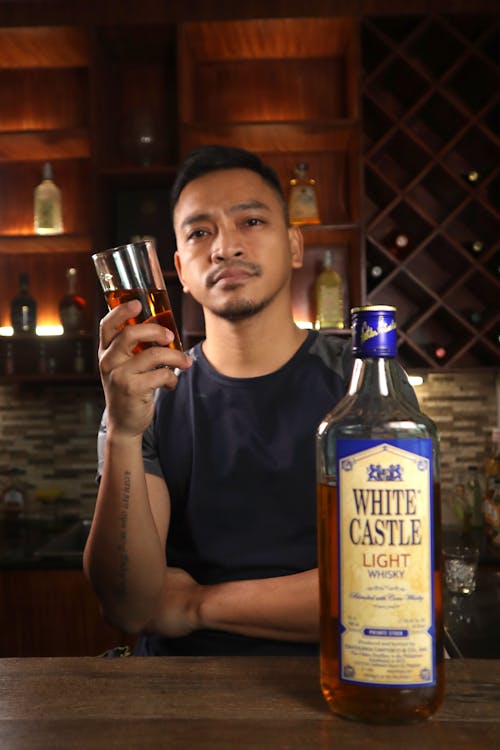 Ingyenes stockfotó alkoholos ital, ázsiai férfi, bár témában Stockfotó