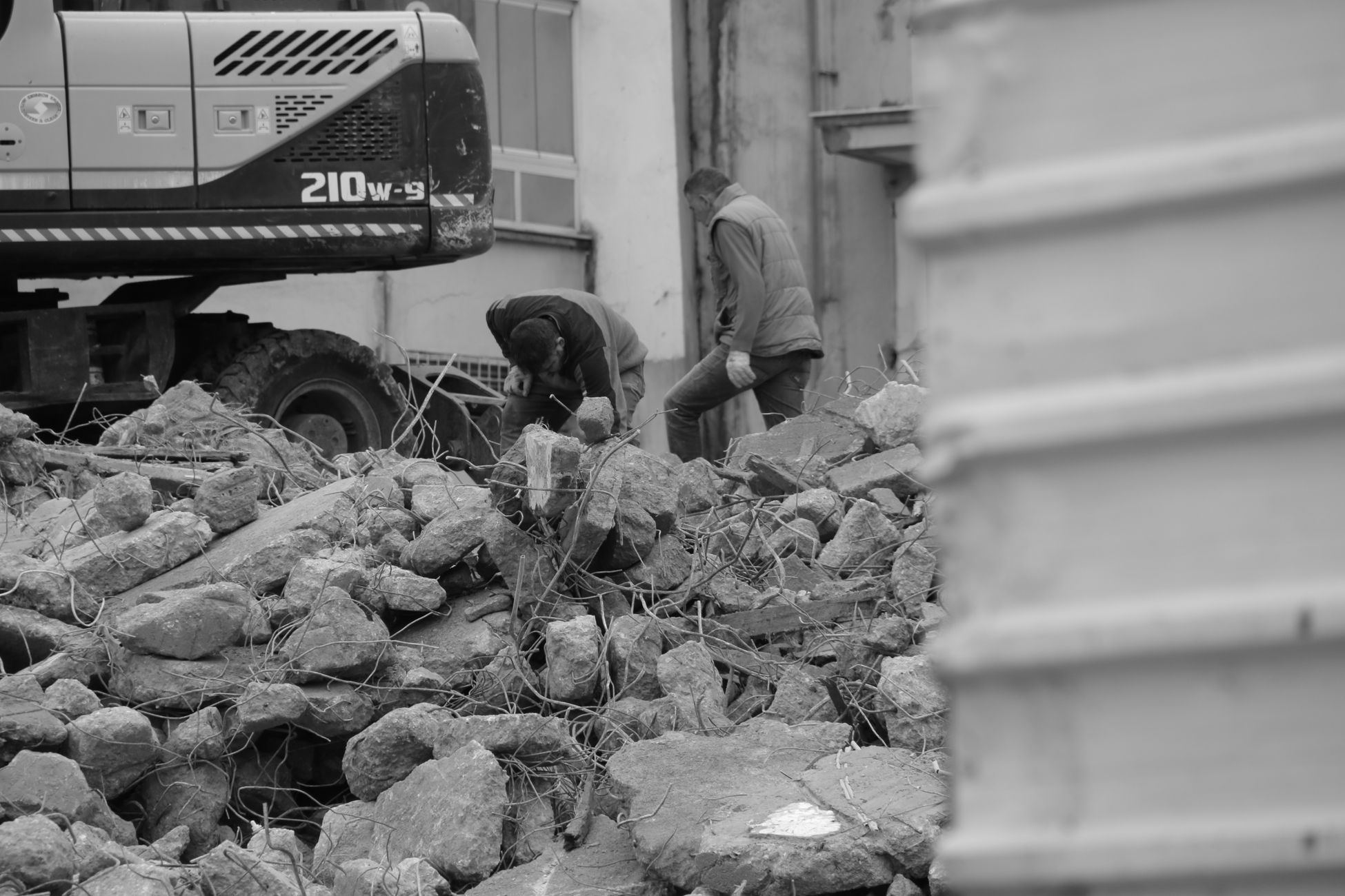 Ceasefires Fail to Halt Strikes in Gaza, Lebanon, and Gulf