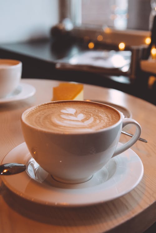 Ingyenes stockfotó cappuccino, csésze, csésze kávé témában Stockfotó