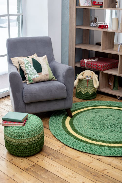 Green and White Round Area Rug