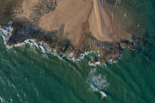 Бесплатное стоковое фото с Аэрофотосъемка, берег моря, вид сверху