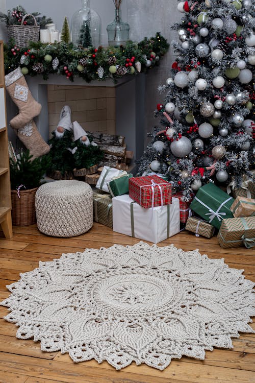 Gratis Fotos de stock gratuitas de adornos de navidad, alfombra, árbol de Navidad Foto de stock