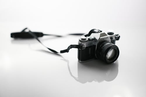 Безкоштовне стокове фото на тему «Canon, DSLR, білий фон» стокове фото