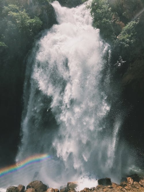 Foto profissional grátis de água, ao ar livre, arco-íris