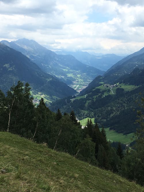 Gratis stockfoto met bergen, berggebied, bomen