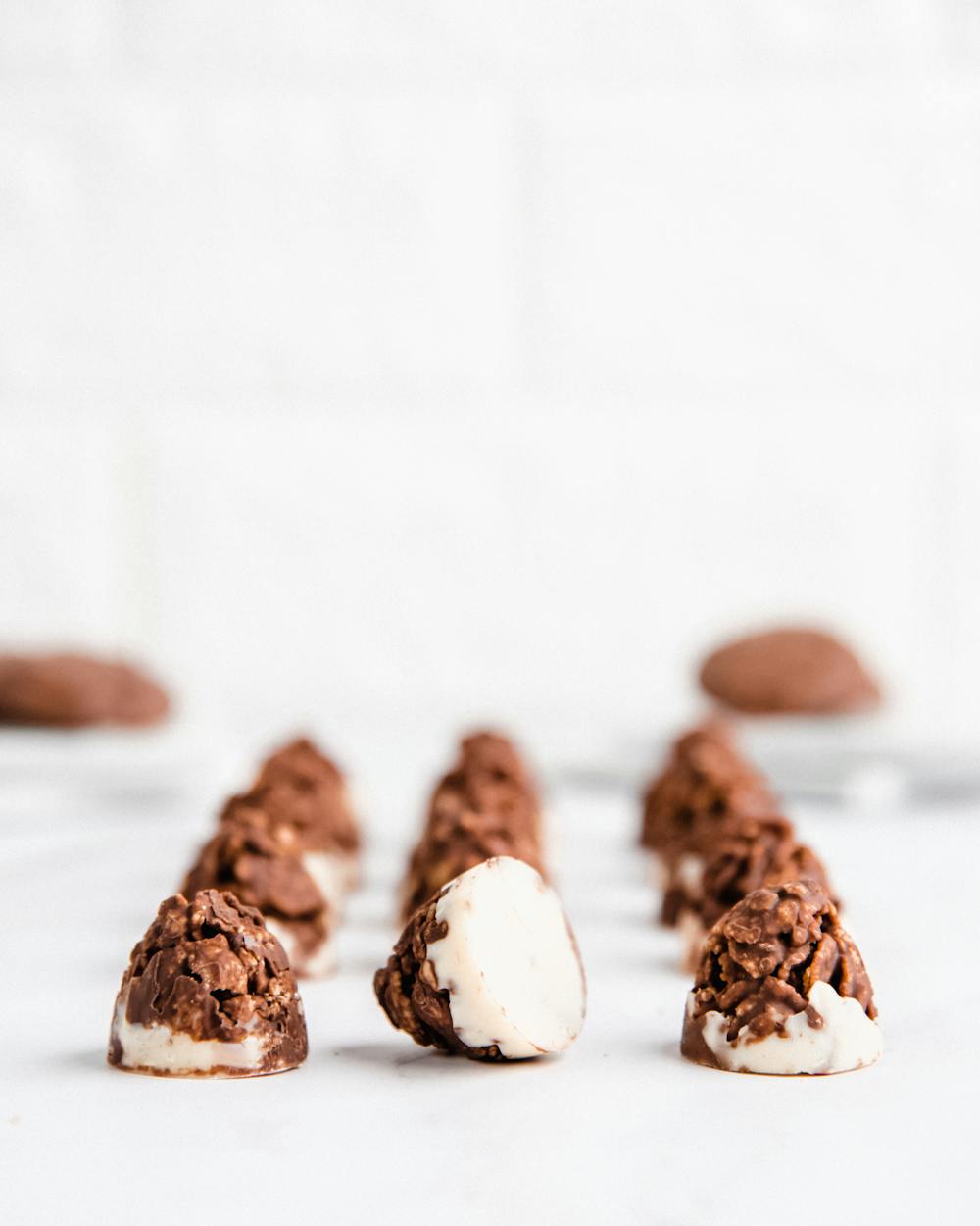 Crunchy Chocolate Pretzel Bites