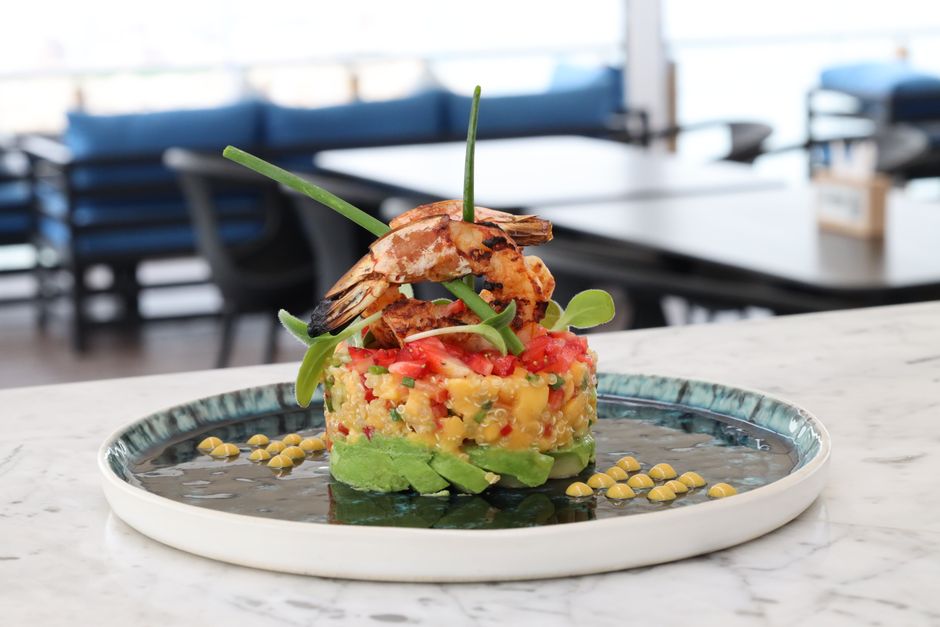 Salade de crevettes, mangue et avocat