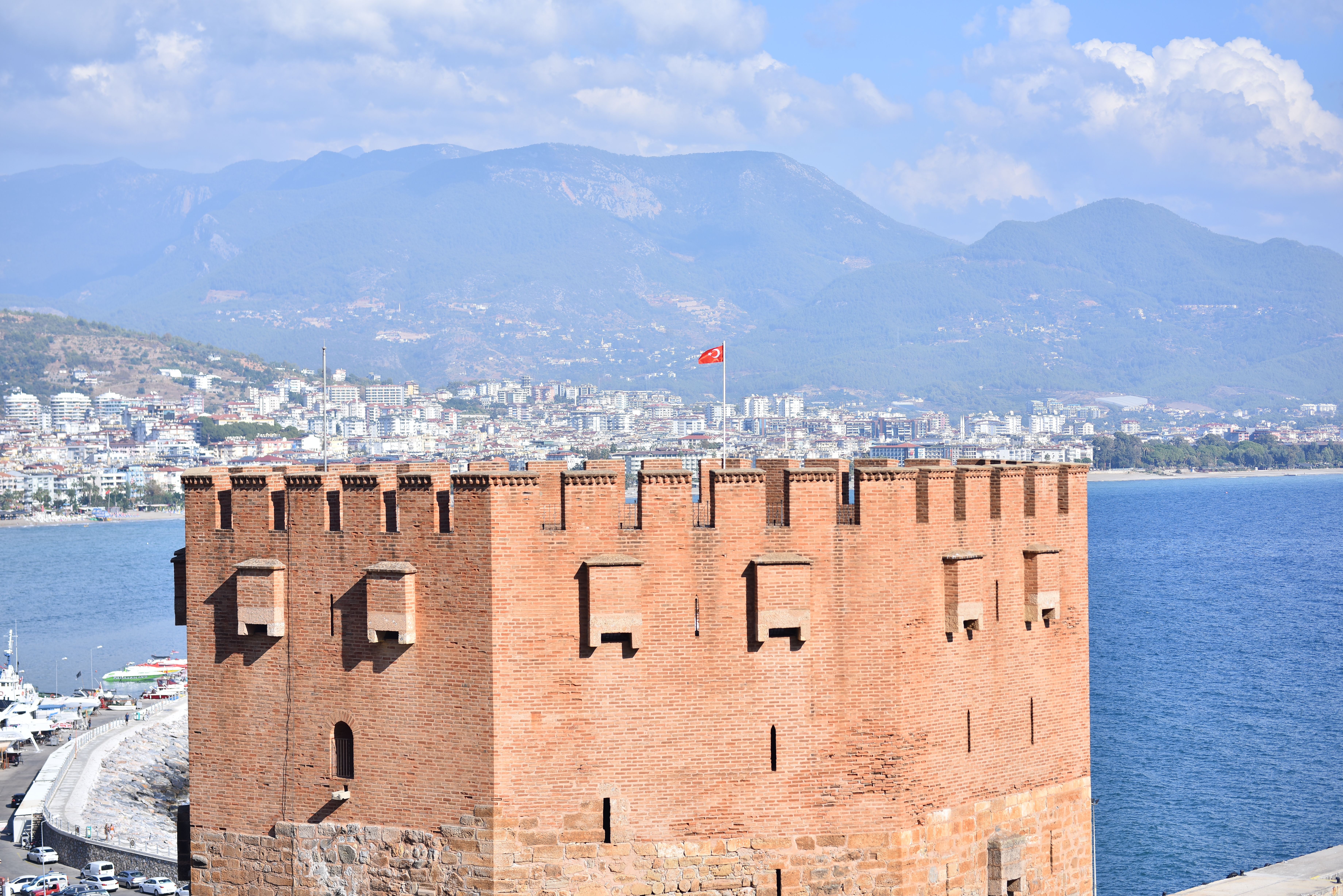 Att Leva i Alanya: Allt du Behöver Veta om att Stanna Längre