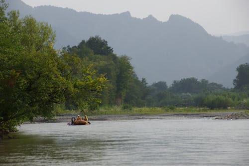 Fotos de stock gratuitas de arroyo, barca, rio de montaña