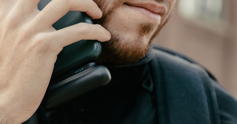 Peut-on laisser un chargeur branché en permanence ?