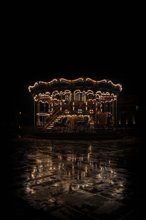 Photos gratuites de carrousel, la nuit, lumières