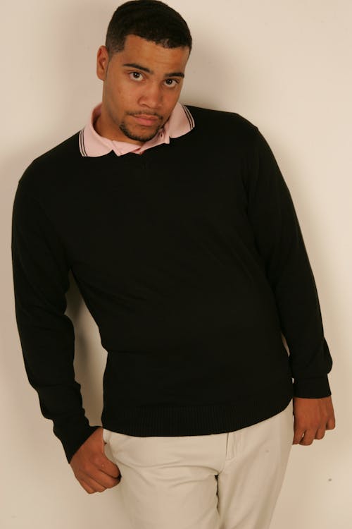 Ingyenes stockfotó afro-amerikai férfi, divat, fehér fal témában