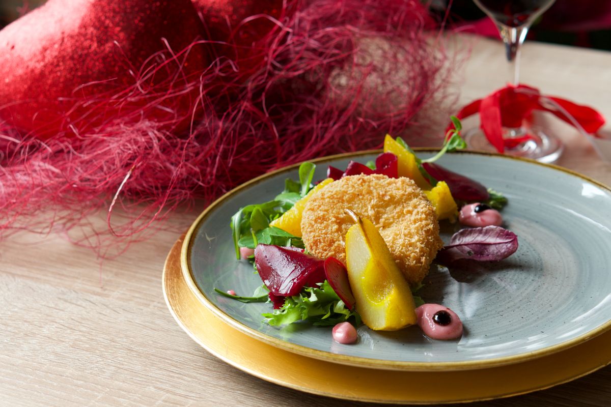 Leichtes Weihnachtsmenü-Rezept: Vorspeise, Hauptgang, Dessert — Anrichten