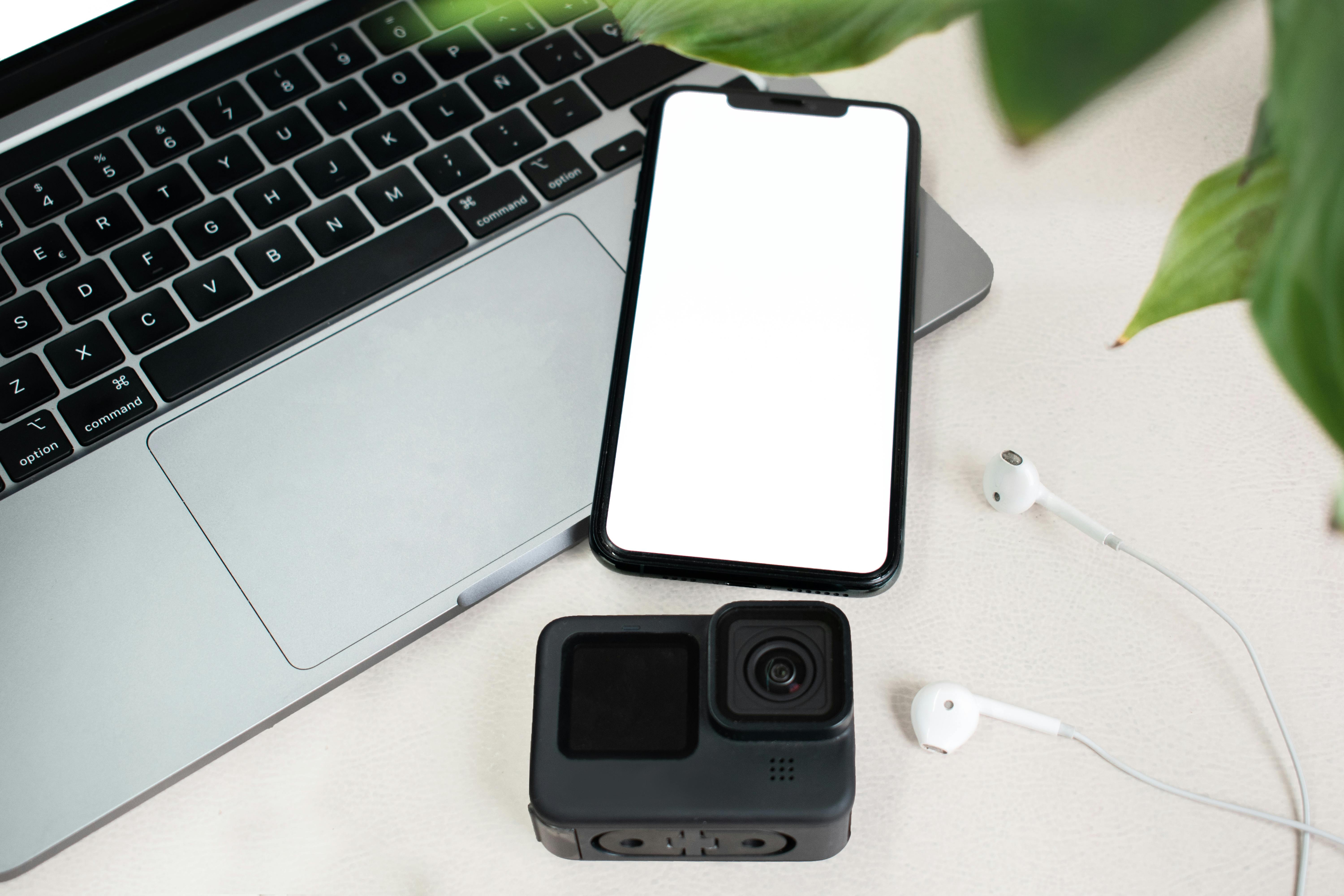 Tech spring-cleaning: How to declutter your devices and accounts — Photo by Camilo Rico on Pexels