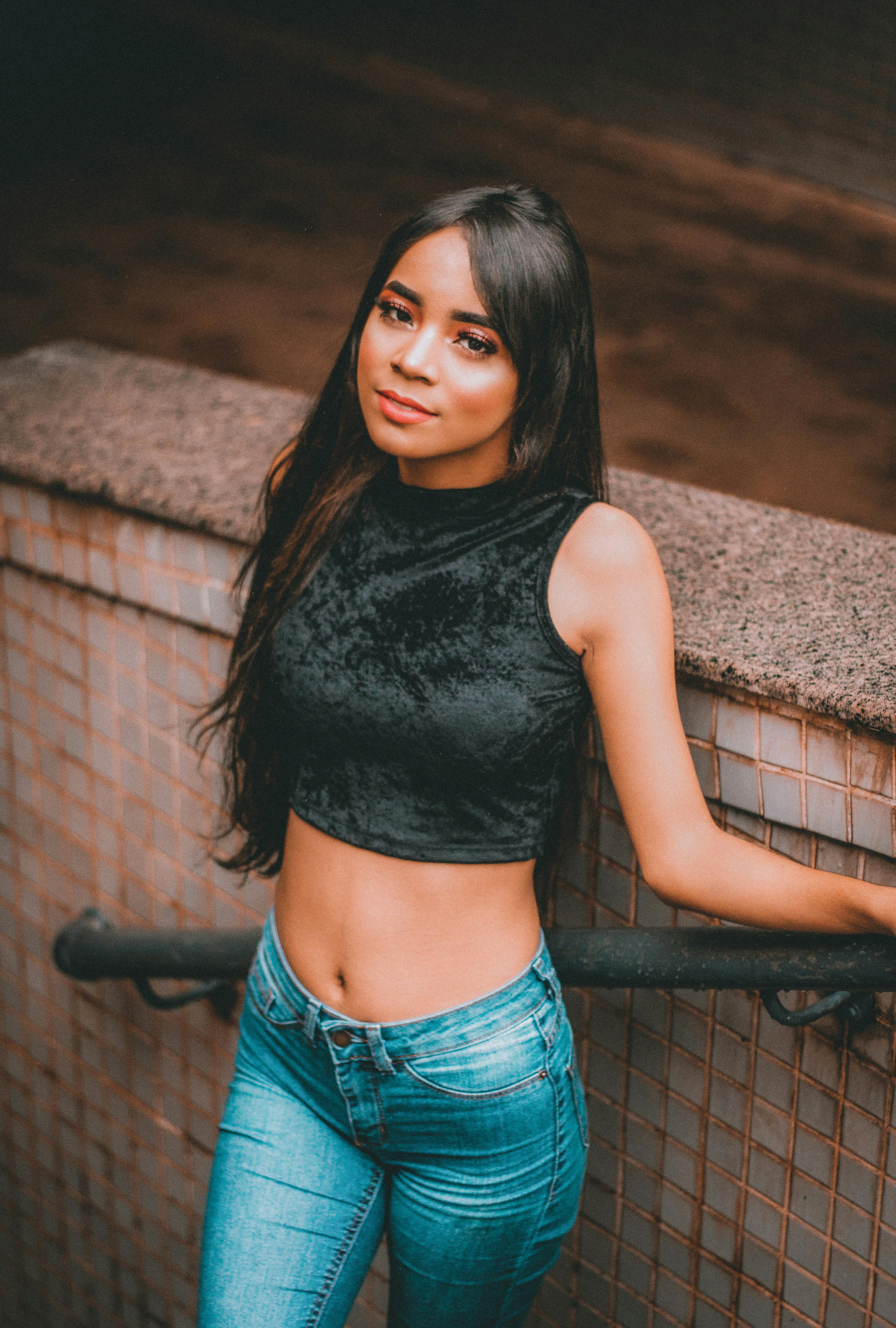 stylish black crop top