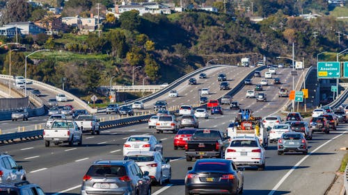 Foto d'estoc gratuïta de automòbils, autopista, carretera