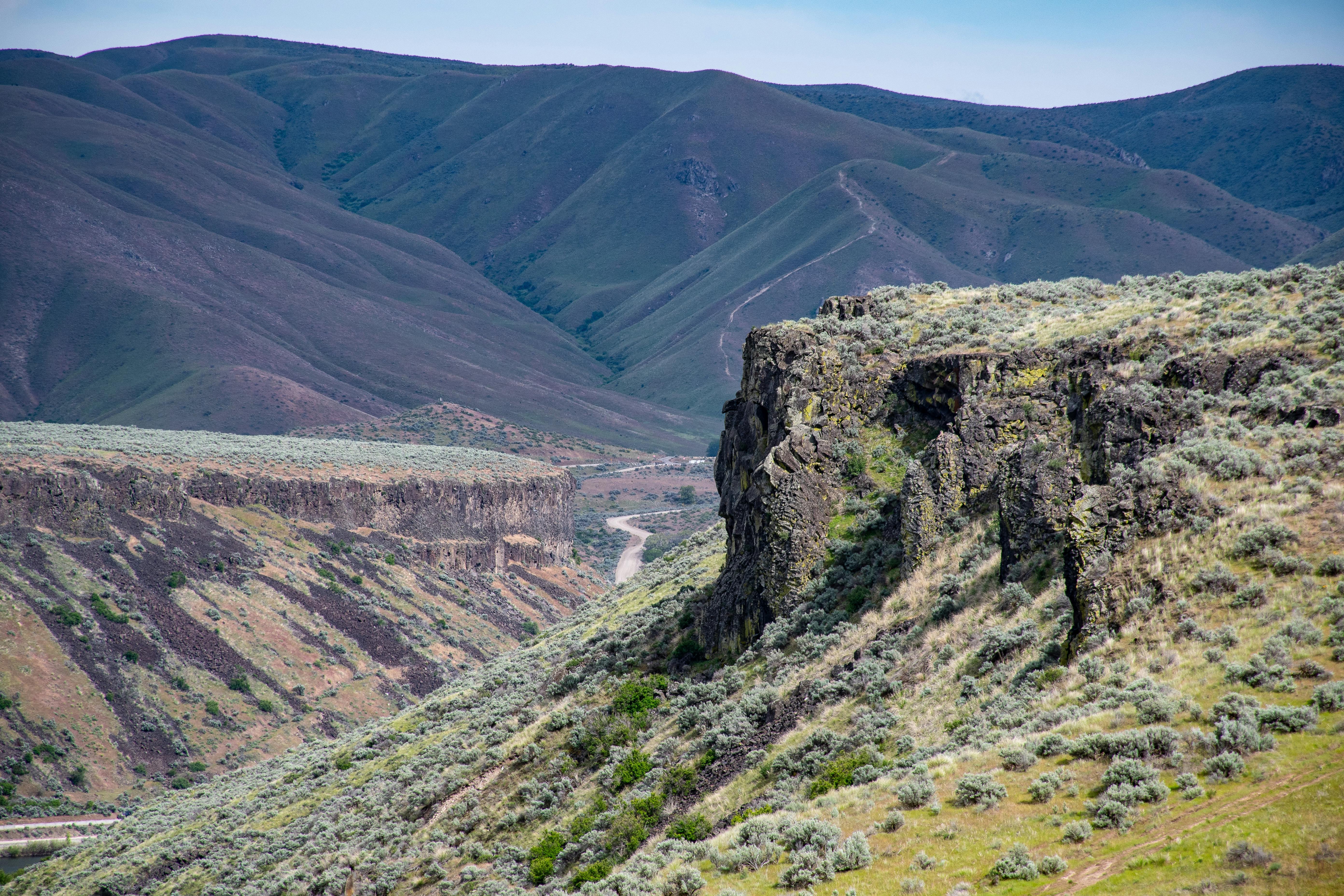 Mountains With Grass · Free Stock Photo