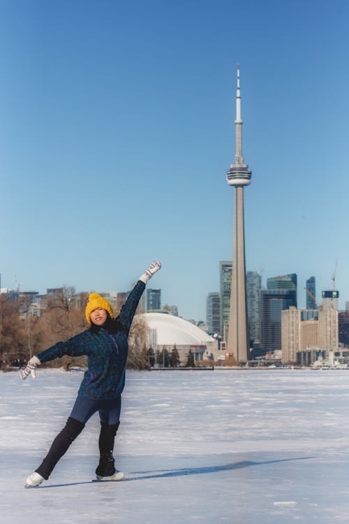 Kostenloses Stock Foto zu cn turm, eis, frau