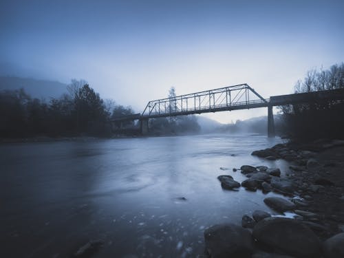 Základová fotografie zdarma na téma infrastruktura, kameny, mlha