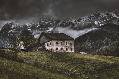 Fotobanka s bezplatnými fotkami na tému dom, domov, domy