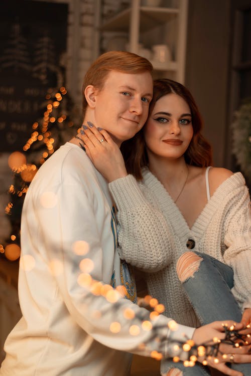Foto profissional grátis de casal, luzes de Natal, Natal