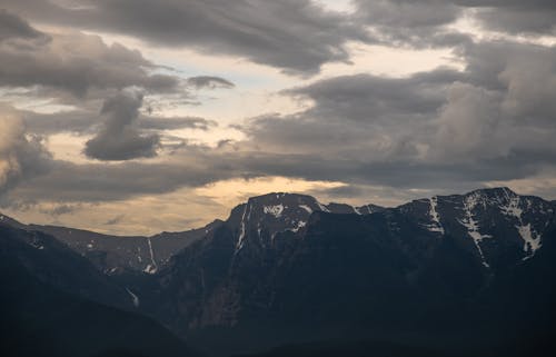 Δωρεάν στοκ φωτογραφιών με rocky mountains, γραφικός, σύννεφα