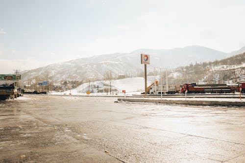 눈 덮인, 눈이 덮여, 빈 도로의 무료 스톡 사진
