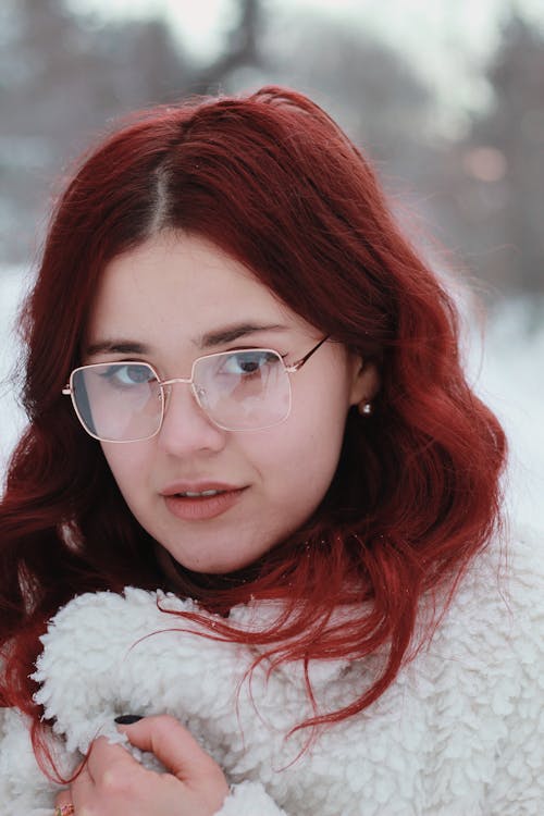 Photos gratuites de cheveux roux, femme, hiver