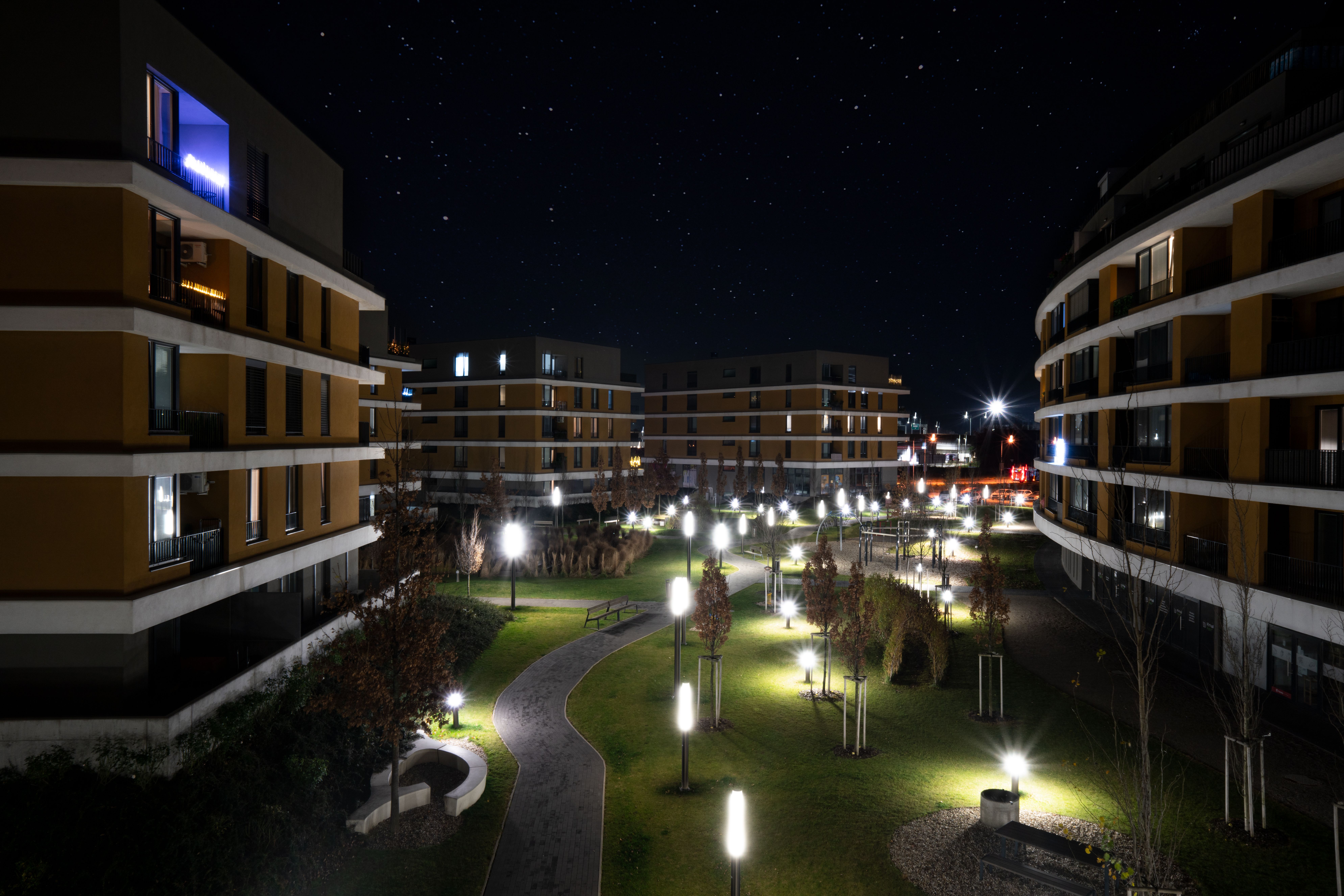 Is 3000K or 4000K Better for Outdoor Lighting? (2026)