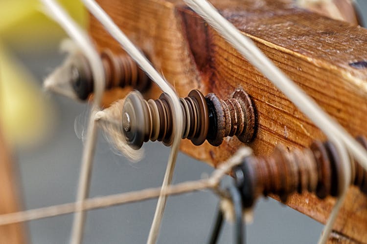 Brown Wooden Mechanical Weaving Machine With White Thread