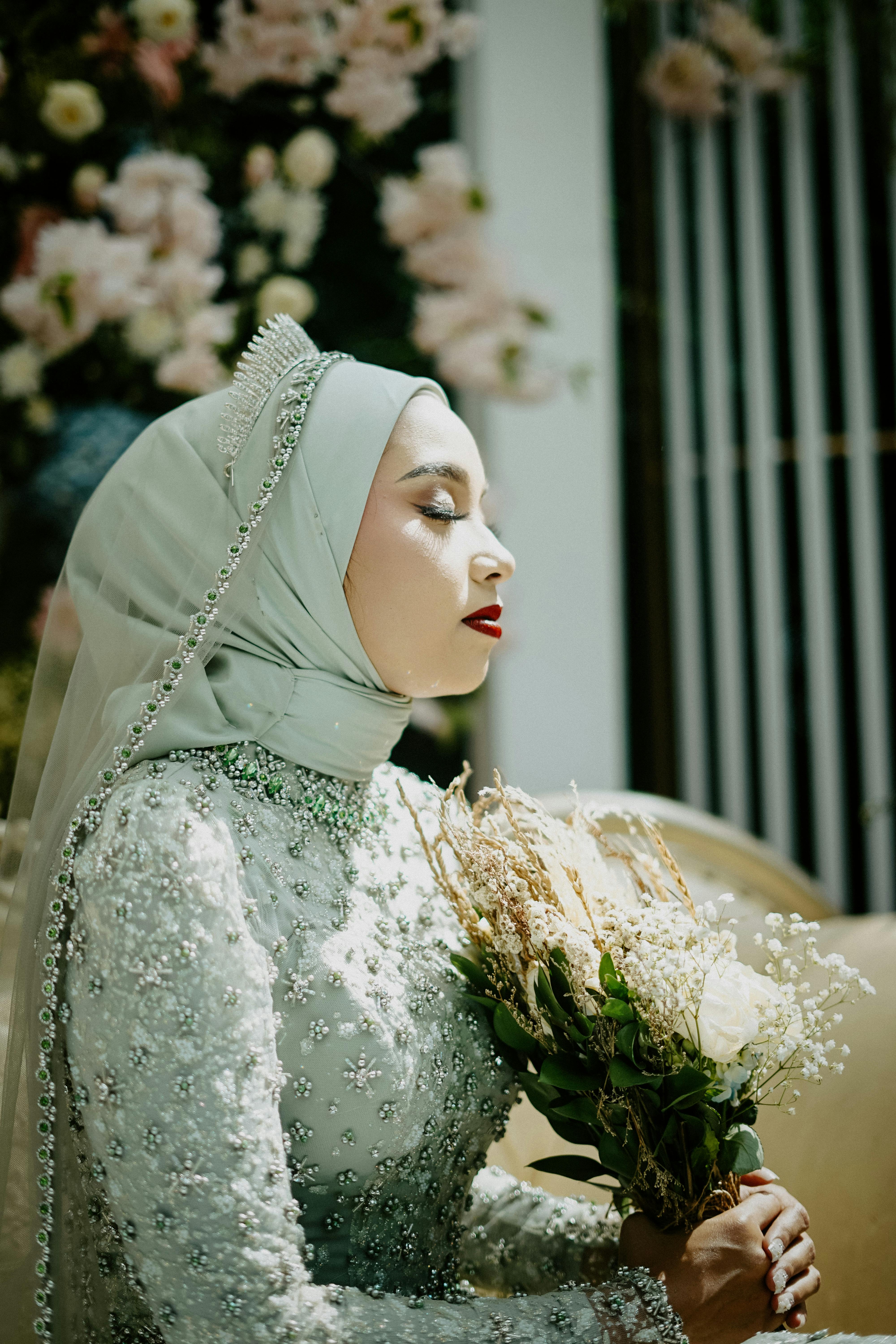 Islamic Wedding Ideas for 2022/Muslim wedding dress with niqab/Bridal with  Hijab/Niqab Bridal Dress - YouTube
