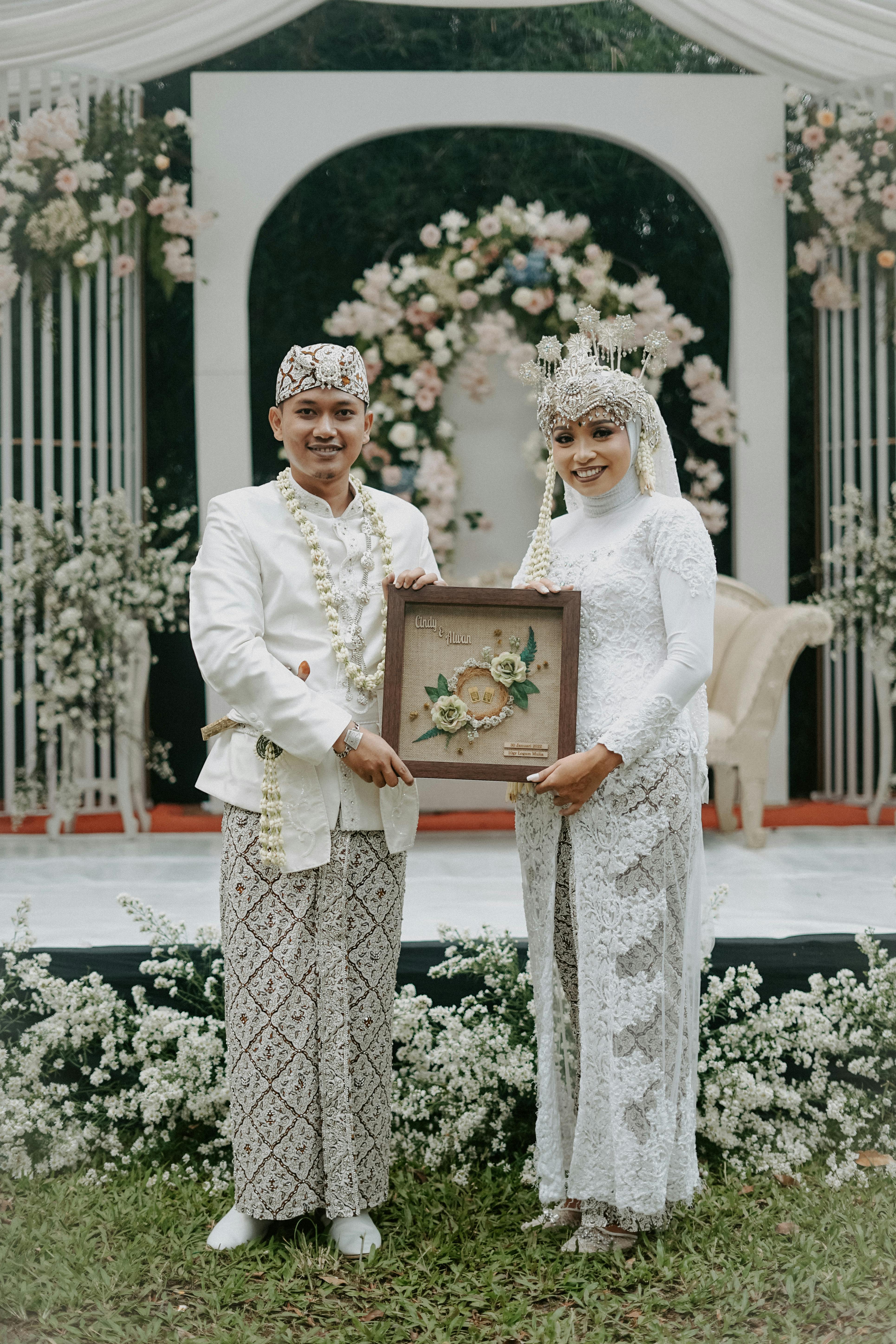 Man and Woman Wedding Photo · Free Stock Photo