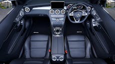 探索配备优质真皮座椅和精致仪表板的时尚梅赛德斯内饰