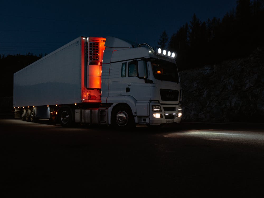 Free Photo of a White Truck with Lights Stock Photo